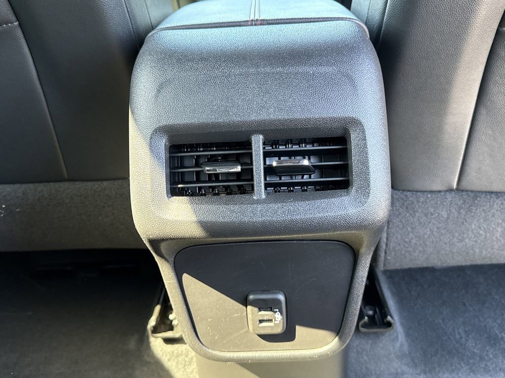 Used 2023 Chevrolet Equinox RS image 23