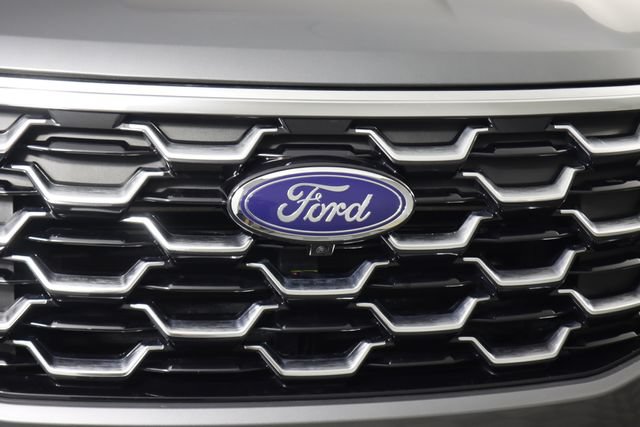 Used 2025 Ford Explorer Platinum w/ Ultimate Package AWD/4WD image 14