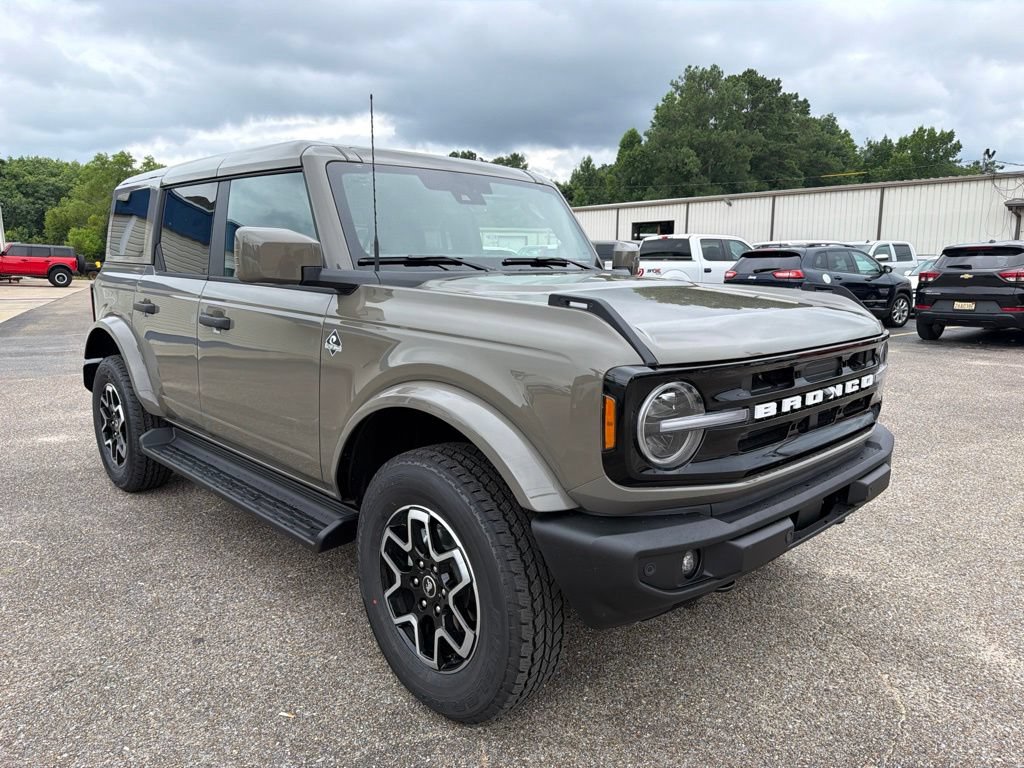 New 2026 Ford Bronco Outer Banks AWD/4WD image 3