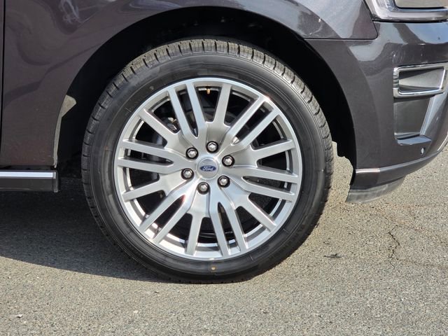 Used 2024 Ford Expedition Limited image 8