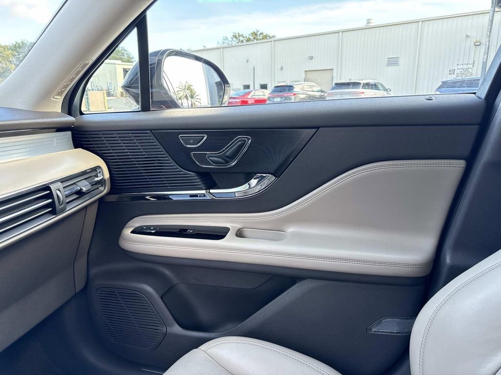 Certified 2020 Lincoln Corsair AWD w/ Premium Package image 22