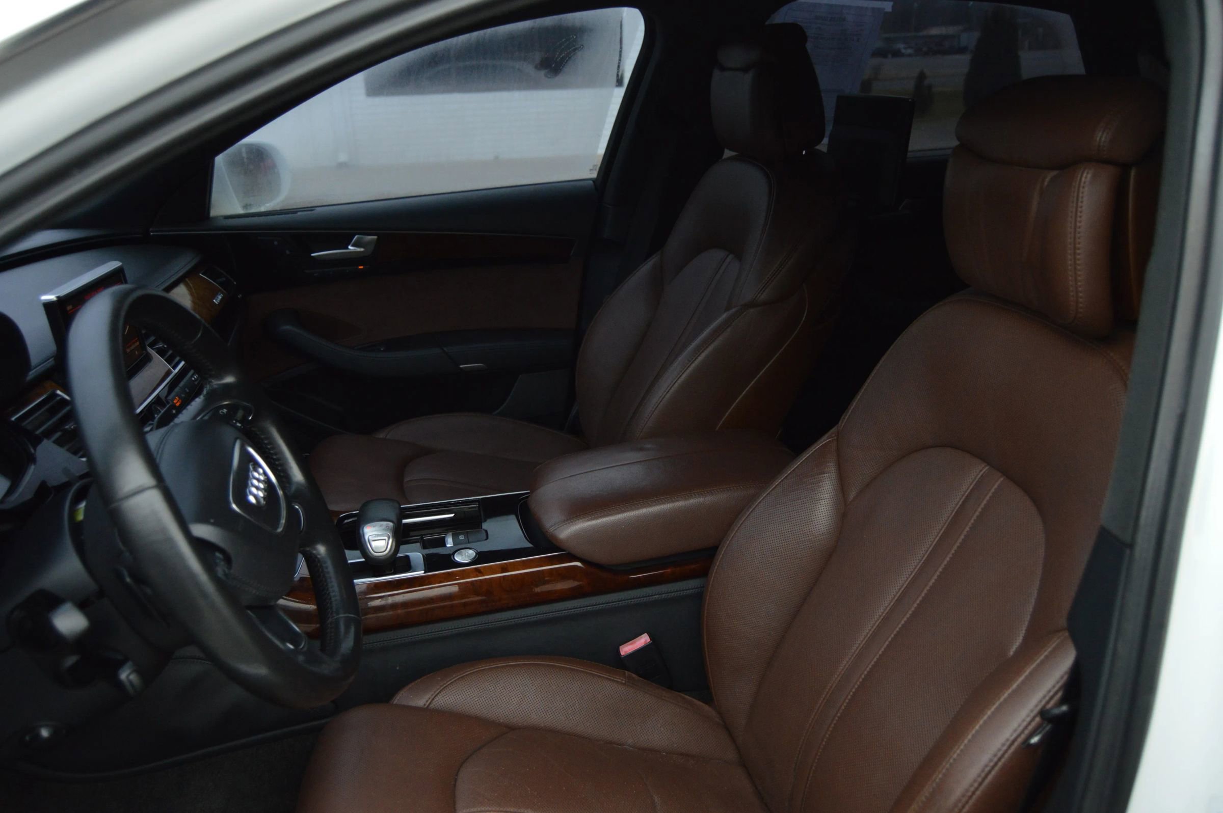 Used 2011 Audi A8 L 4.2 image 21