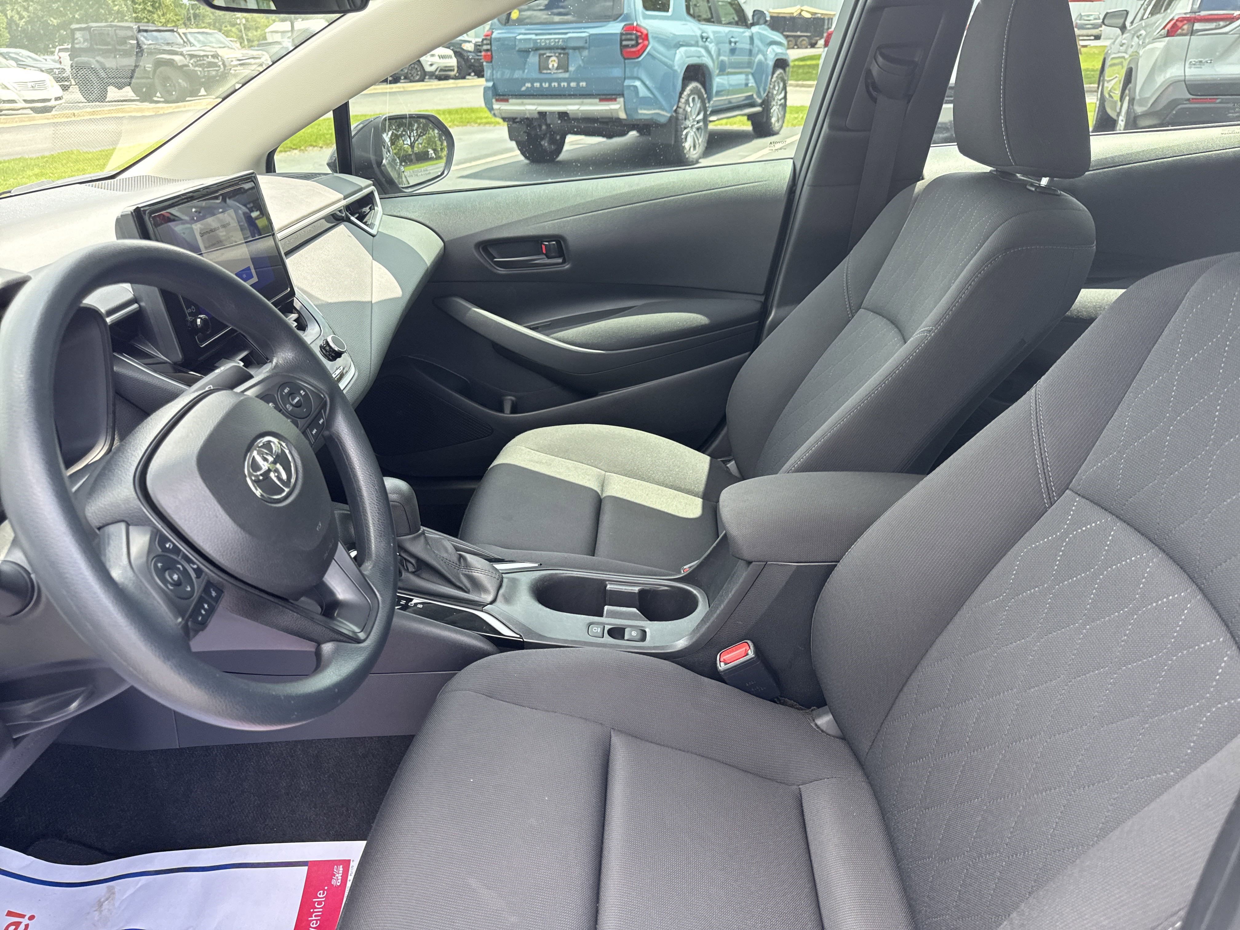 Used 2024 Toyota Corolla LE FWD image 13