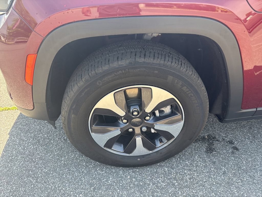 Used 2023 Jeep Grand Cherokee 4WD 4xe image 9