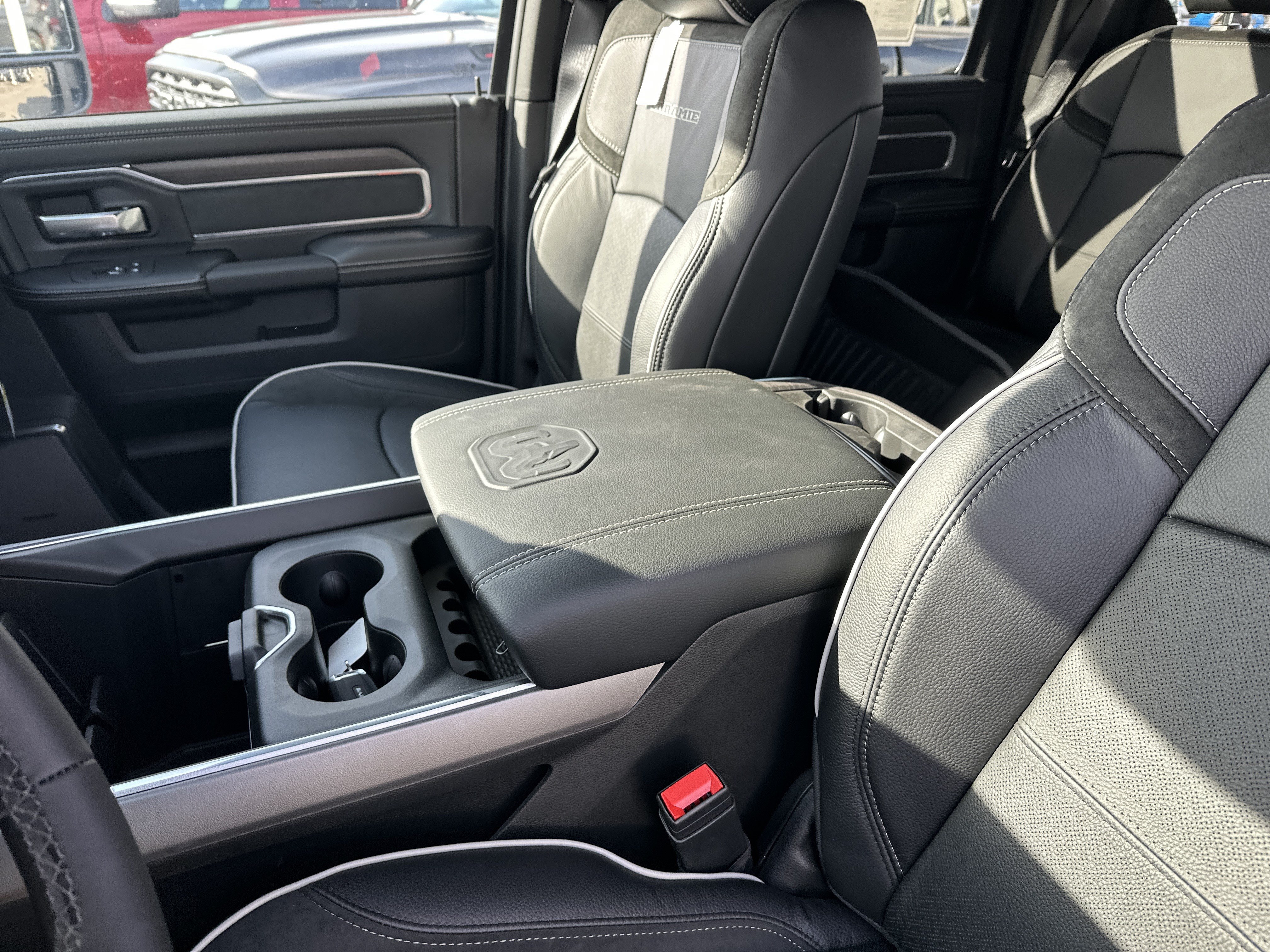 New 2026 RAM 3500 Laramie AWD/4WD image 17
