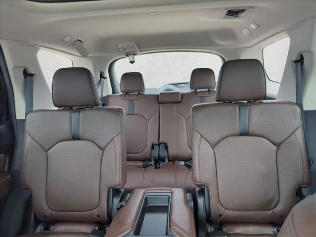 Used 2025 Honda Pilot Elite image 26