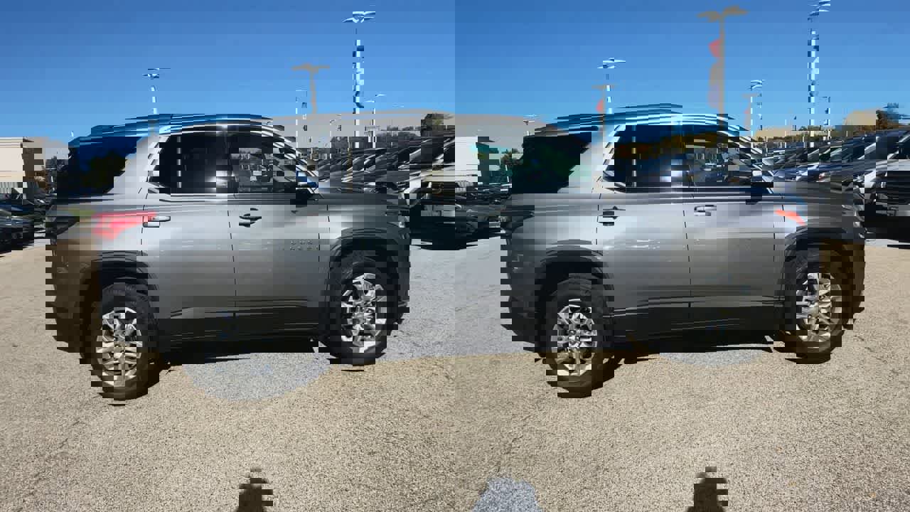 Used 2020 Chevrolet Traverse LT image 9