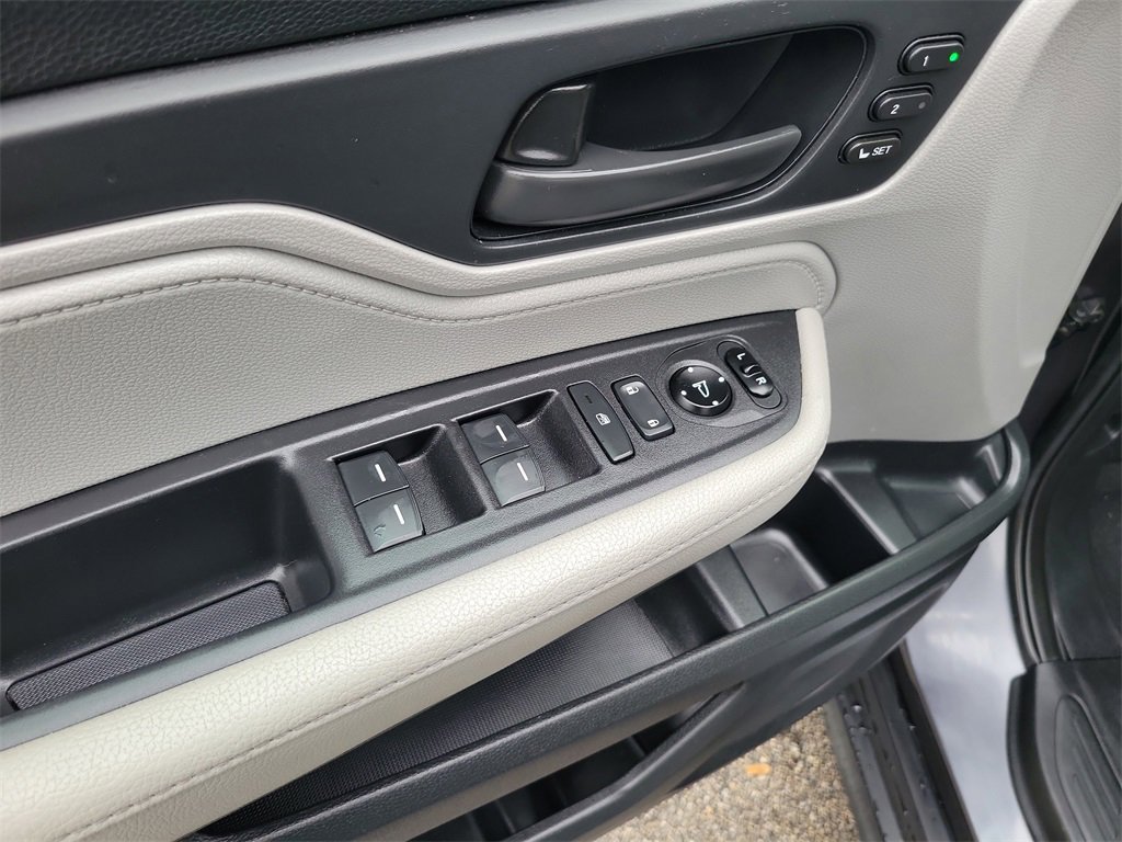 Used 2019 Honda Odyssey EX-L image 16