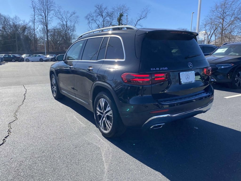 Certified 2025 Mercedes-Benz GLB 250 image 7