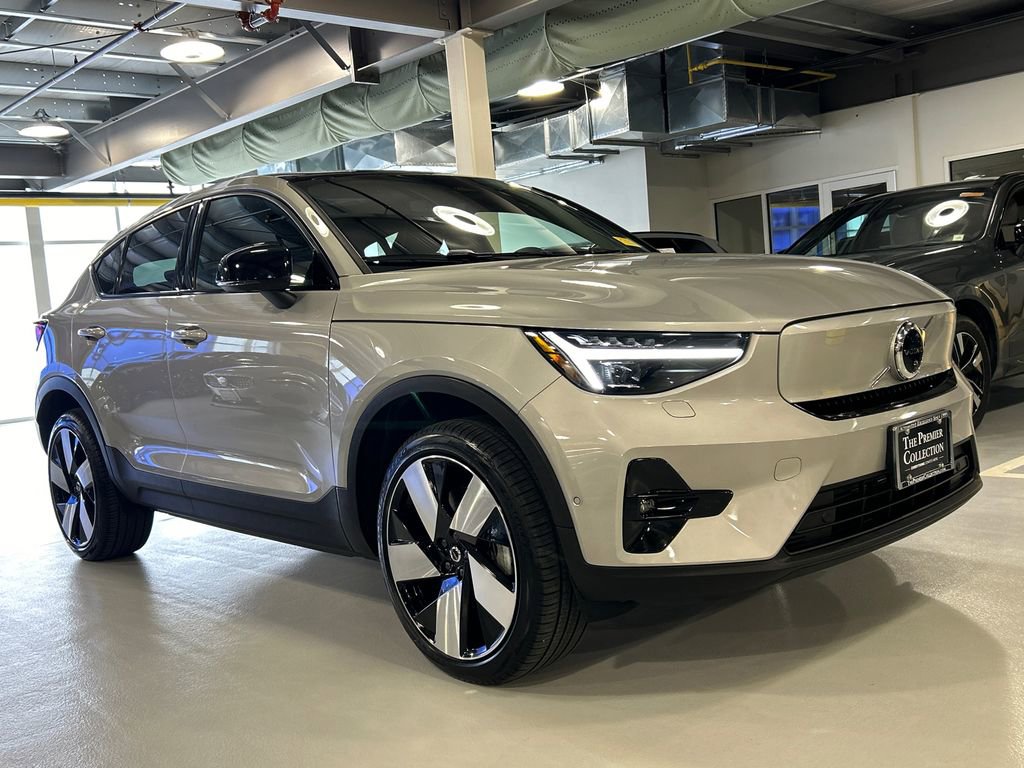 Certified 2023 Volvo C40 P8 Recharge Ultimate image 1