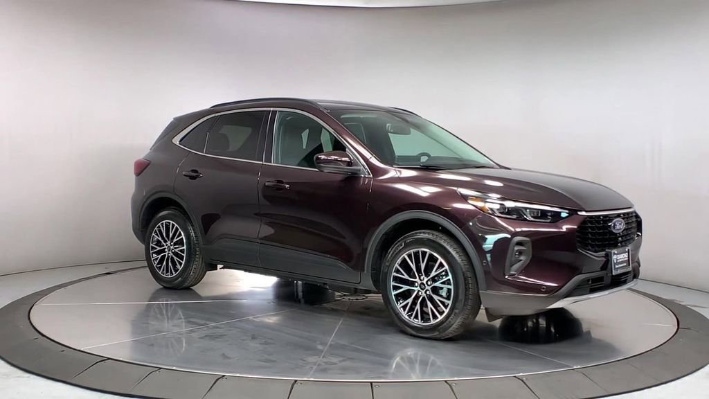New 2023 Ford Escape SE w/ PHEV Premium Package FWD image 2