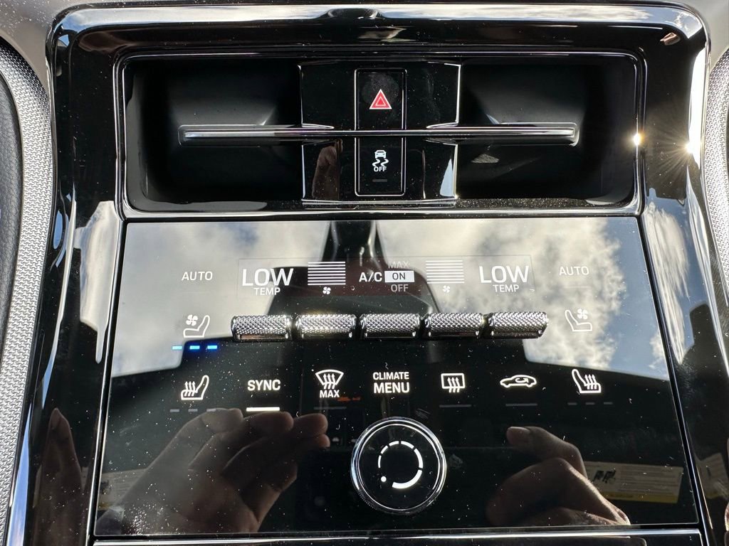 Certified 2025 Porsche Panamera 4 E-Hybrid AWD/4WD image 22