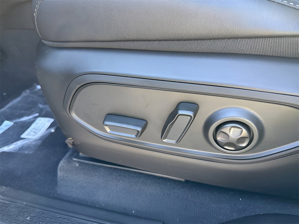 New 2025 Jeep Grand Cherokee L Altitude image 25