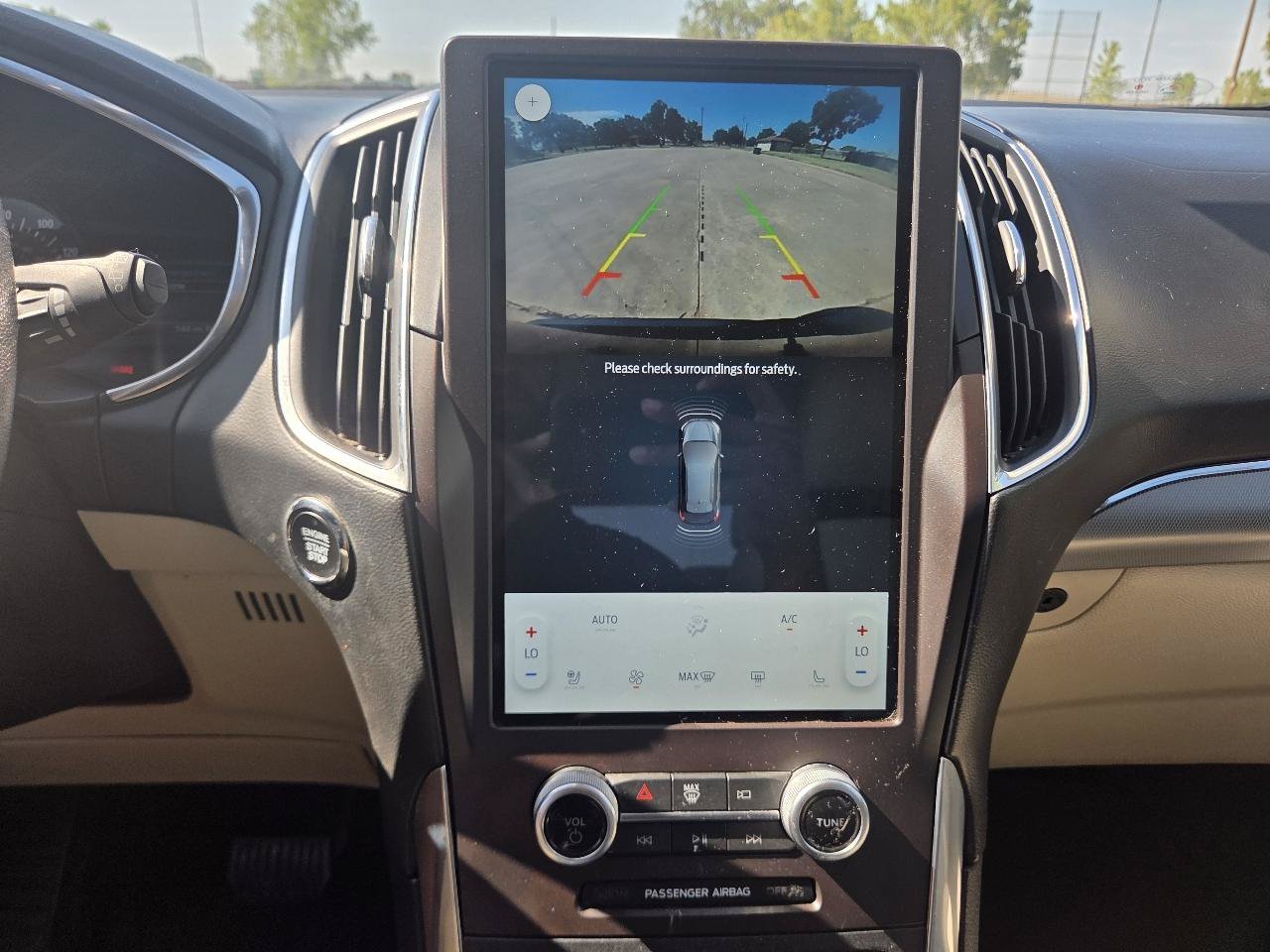 Used 2021 Ford Edge Titanium FWD image 17