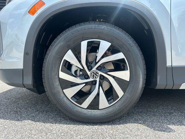 Used 2025 Volkswagen Tiguan S FWD image 17
