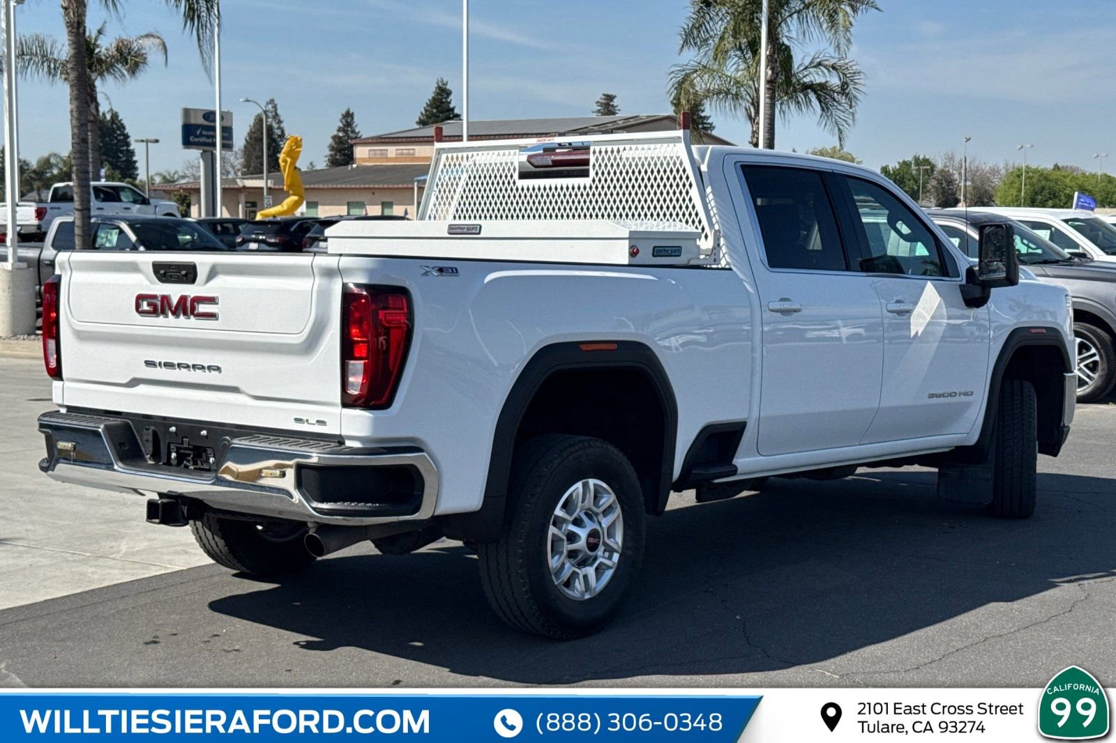 Used 2022 GMC Sierra 2500 SLE w/ SLE Convenience Package image 4