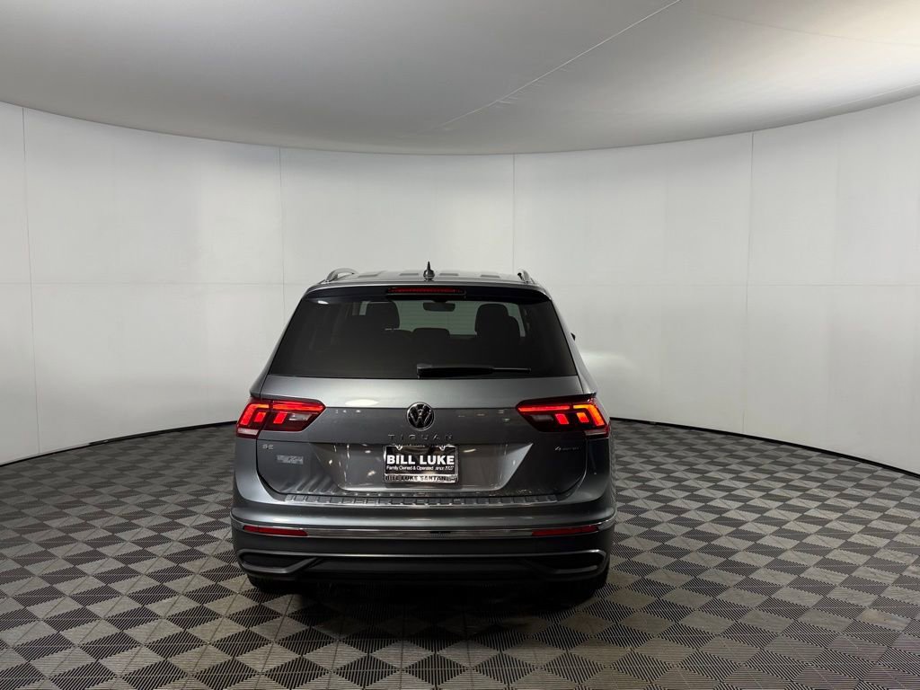 Used 2022 Volkswagen Tiguan SE image 9