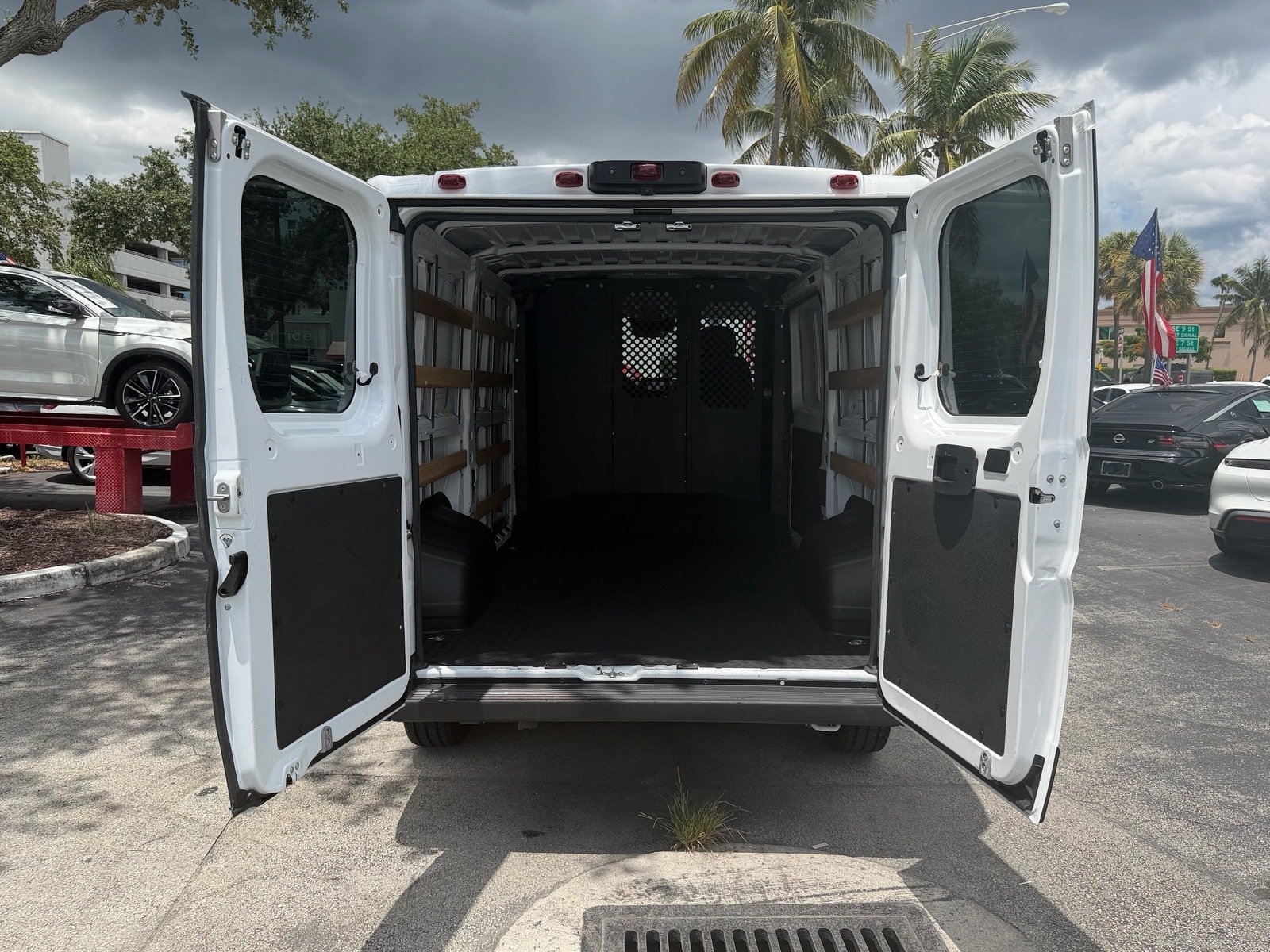 Used 2025 RAM ProMaster 2500 w/ U-Haul Equipment Group FWD image 14