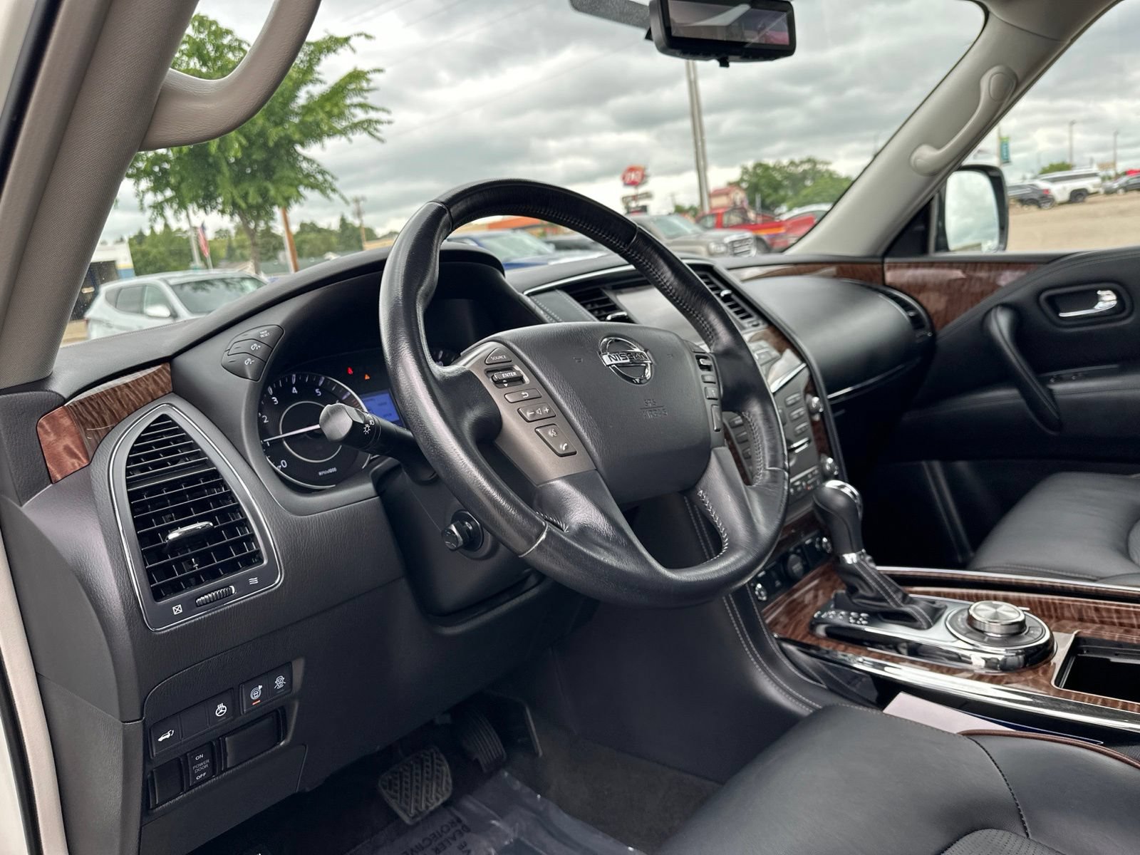 Used 2020 Nissan Armada Platinum w/ Captain's Chairs Package AWD/4WD image 14