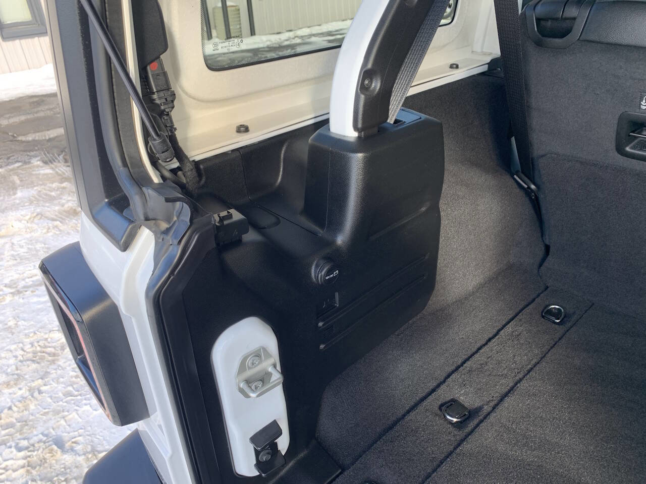 Used 2023 Jeep Wrangler Unlimited Rubicon w/ Dual Top Group image 25