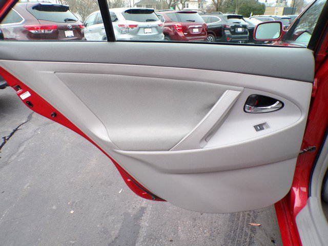 Used 2011 Toyota Camry LE image 15