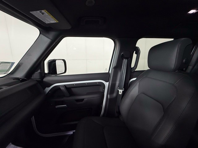 New 2026 Land Rover Defender 110 X-Dynamic SE AWD/4WD image 18