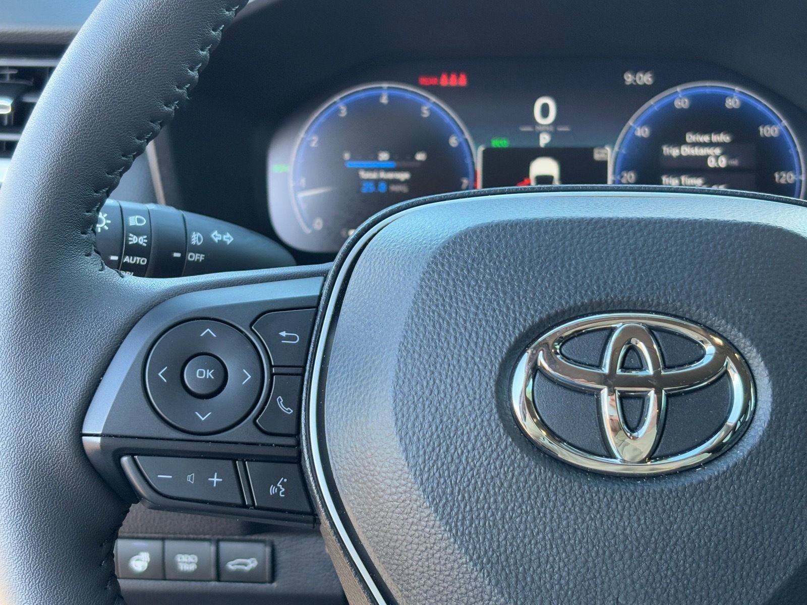 Used 2025 Toyota RAV4 Limited w/ Advanced Technology Package image 22