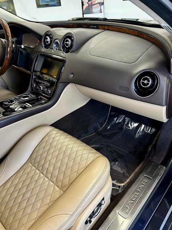 Used 2016 Jaguar XJ L Portfolio RWD image 12
