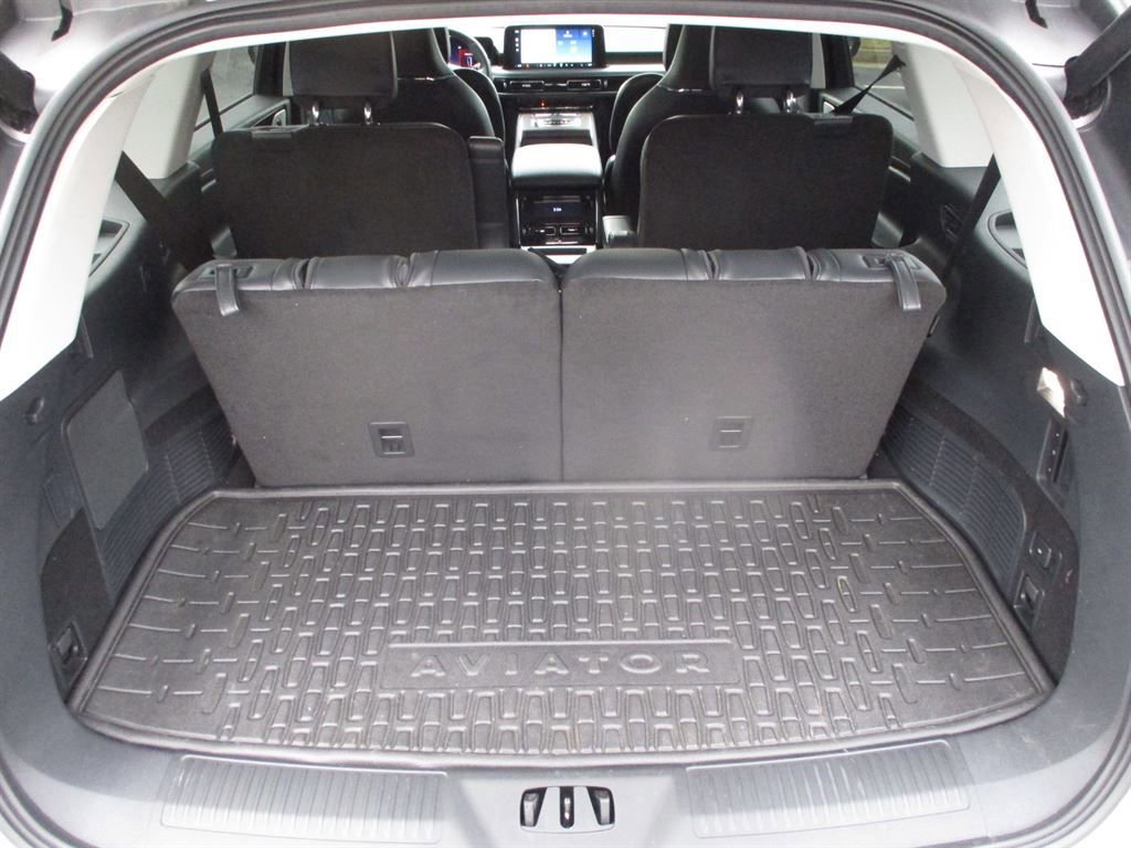 Used 2025 Lincoln Aviator Reserve w/ Equipment Group 201A image 4