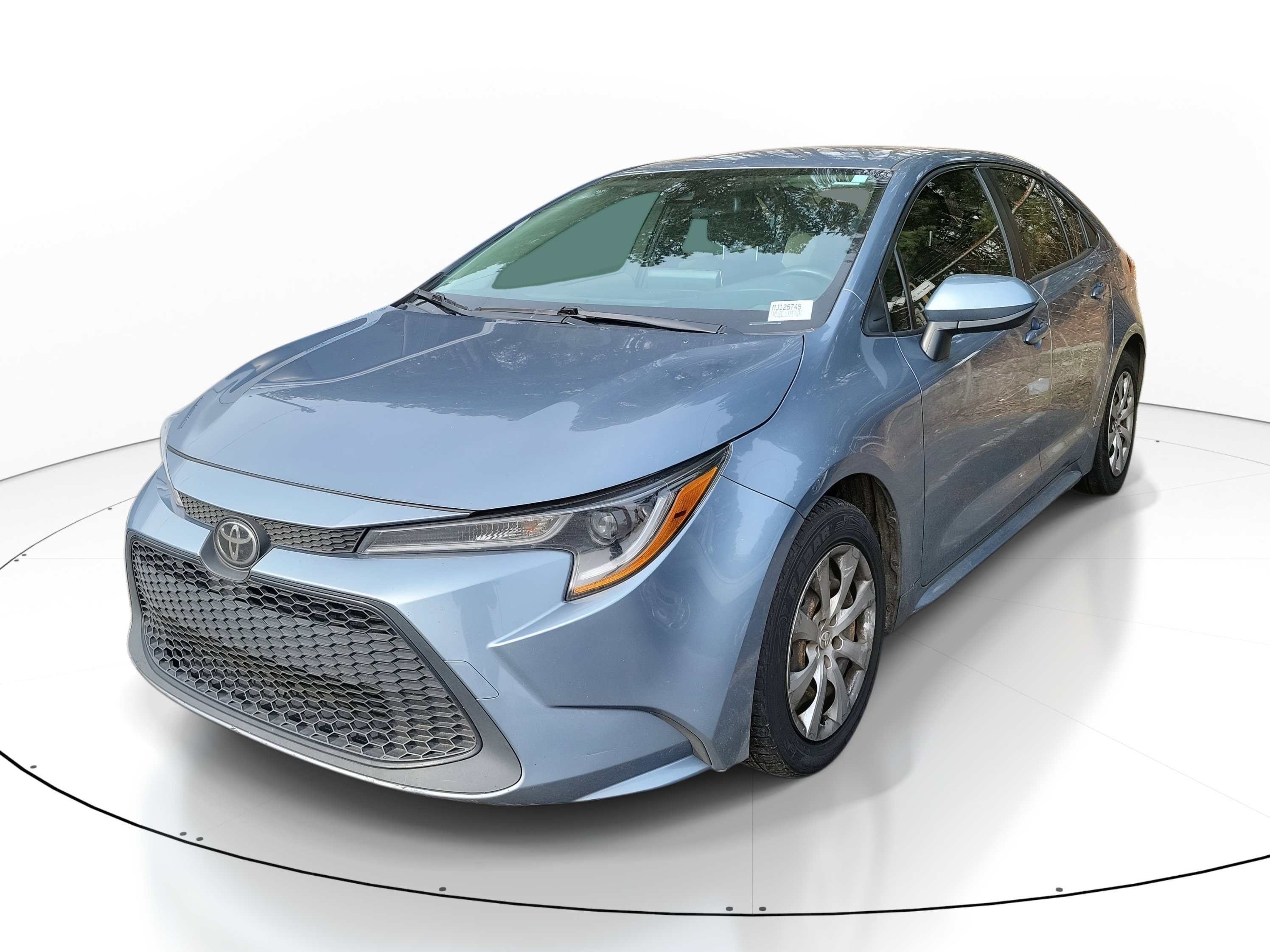 Used 2021 Toyota Corolla LE image 3