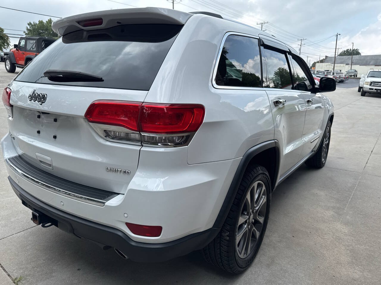 Used 2018 Jeep Grand Cherokee Limited w/ Trailer Tow Group IV AWD/4WD image 4