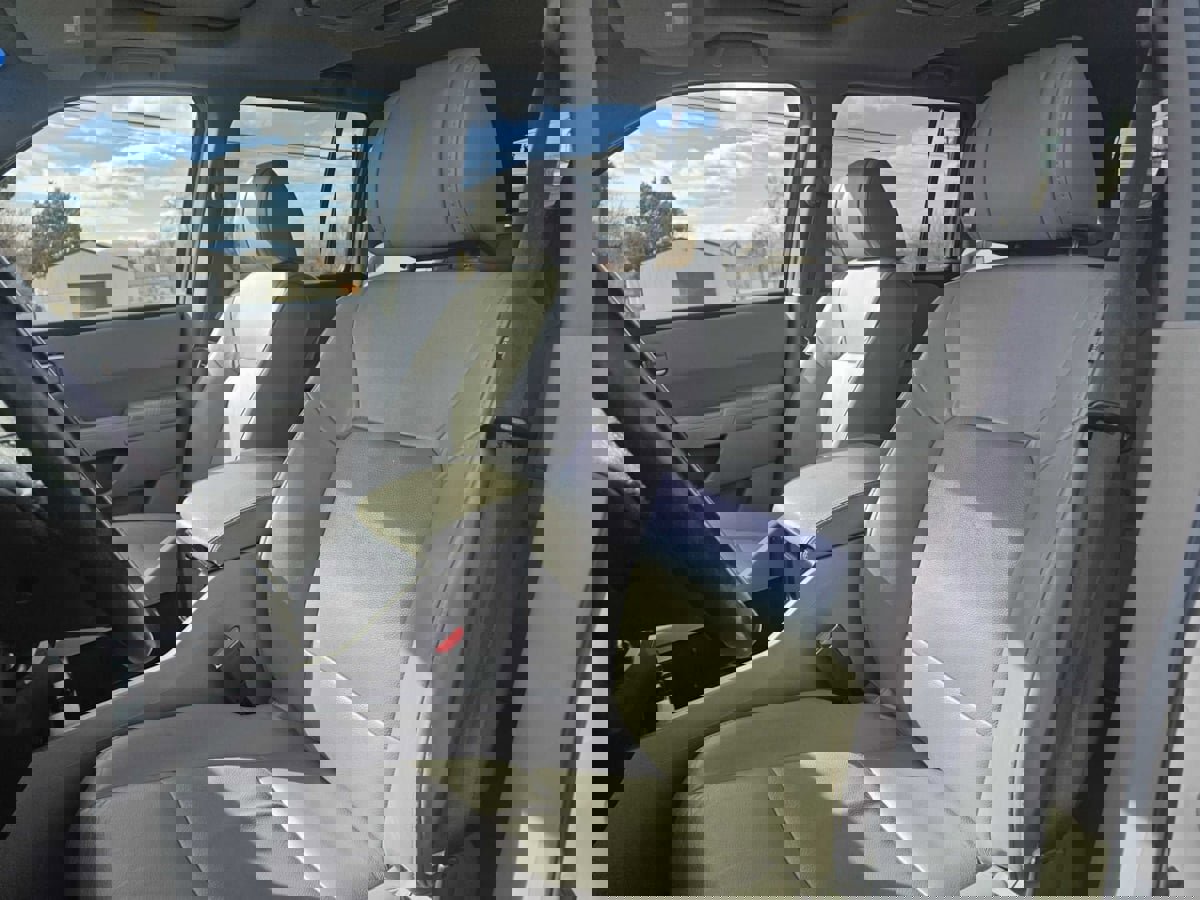 Used 2010 Honda Pilot EX-L image 11