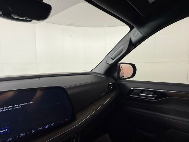 Used 2025 Chevrolet Tahoe High Country image 14