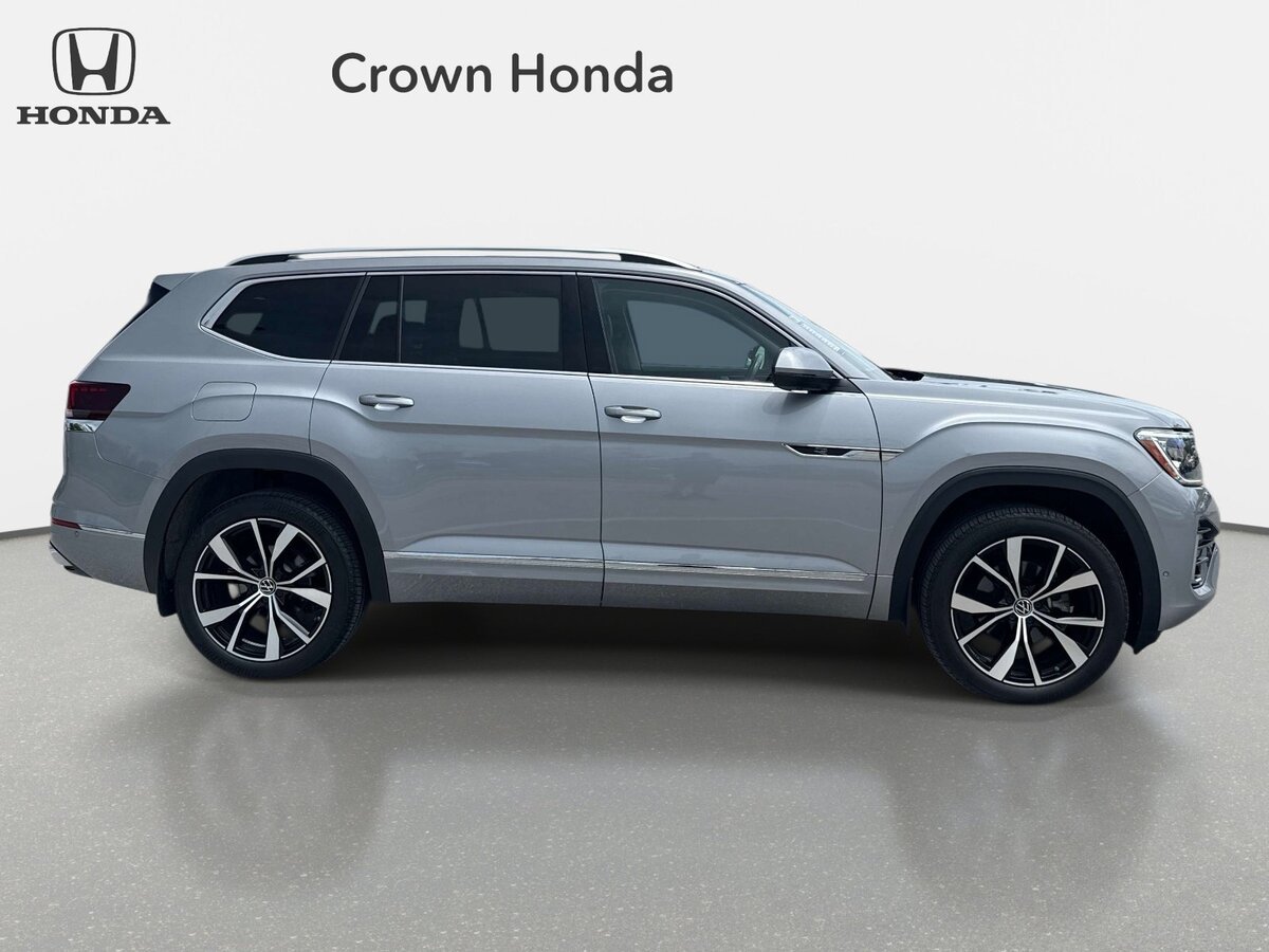 Used 2024 Volkswagen Atlas SEL Premium R-Line AWD/4WD image 5