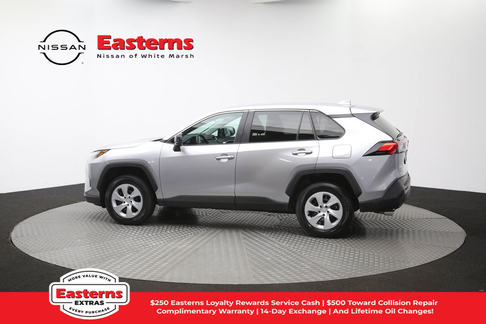 Used 2025 Toyota RAV4 LE AWD/4WD image 60