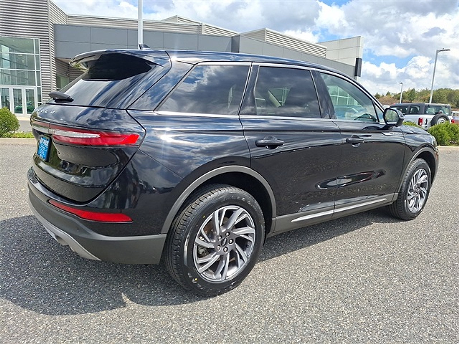 Certified 2023 Lincoln Corsair AWD w/ Equipment Group 101A image 6