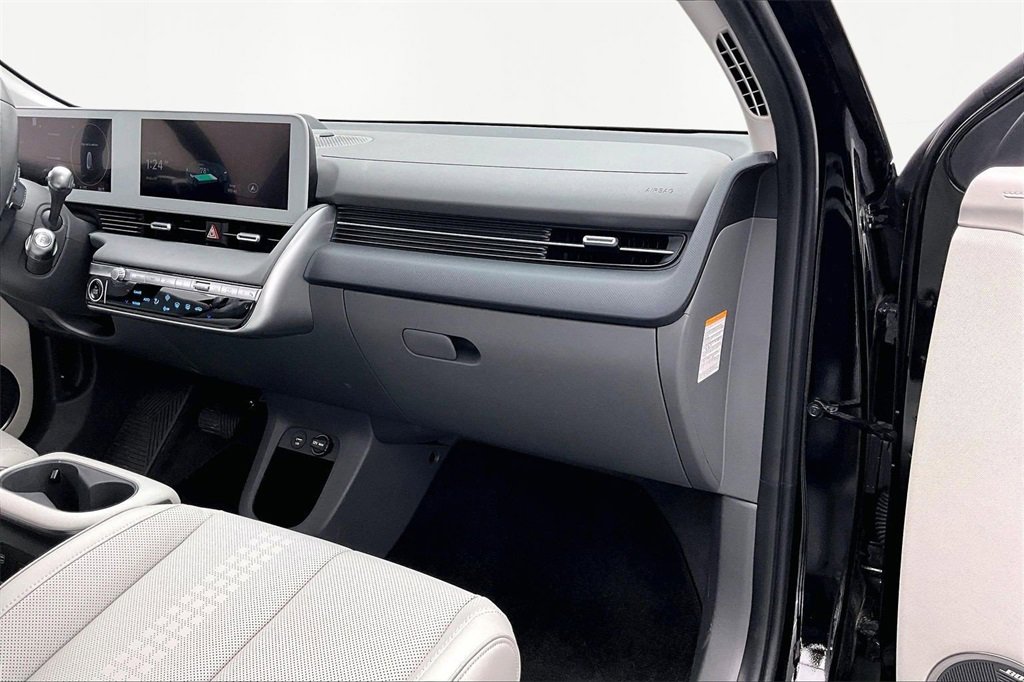 Used 2024 Hyundai Ioniq 5 Limited image 17