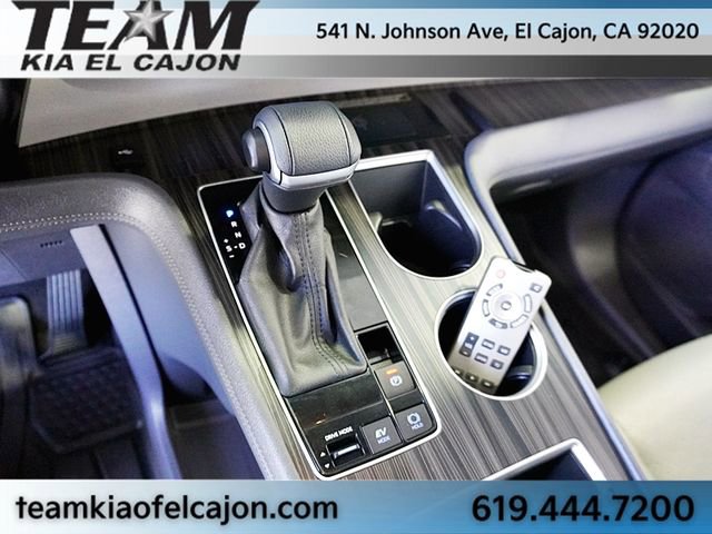 Used 2024 Toyota Sienna Limited image 32