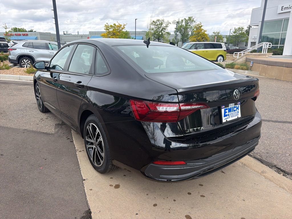 Used 2022 Volkswagen Jetta Sport FWD image 3