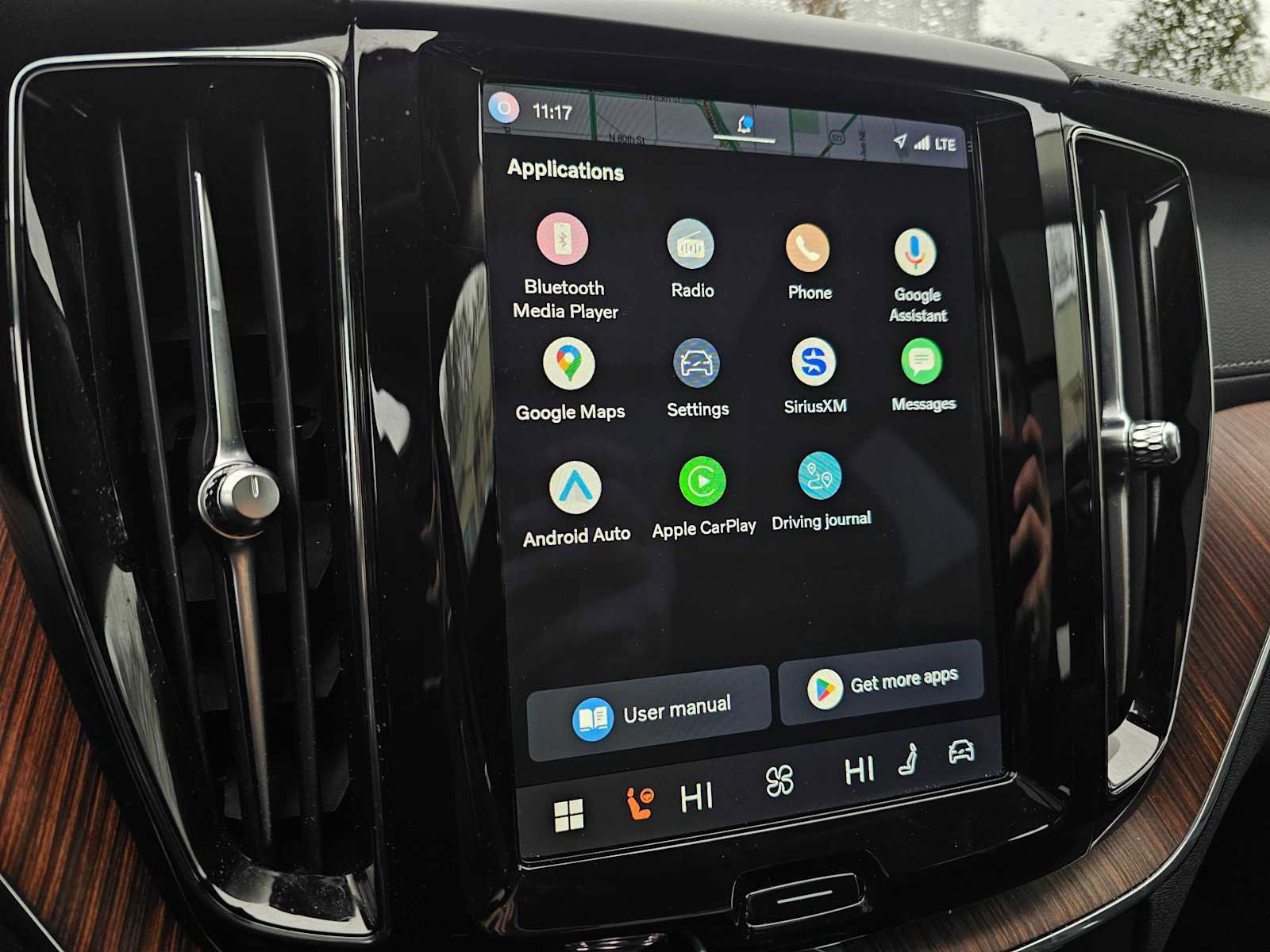 Certified 2023 Volvo XC60 B6 Ultimate w/ Protection Package Premier image 30