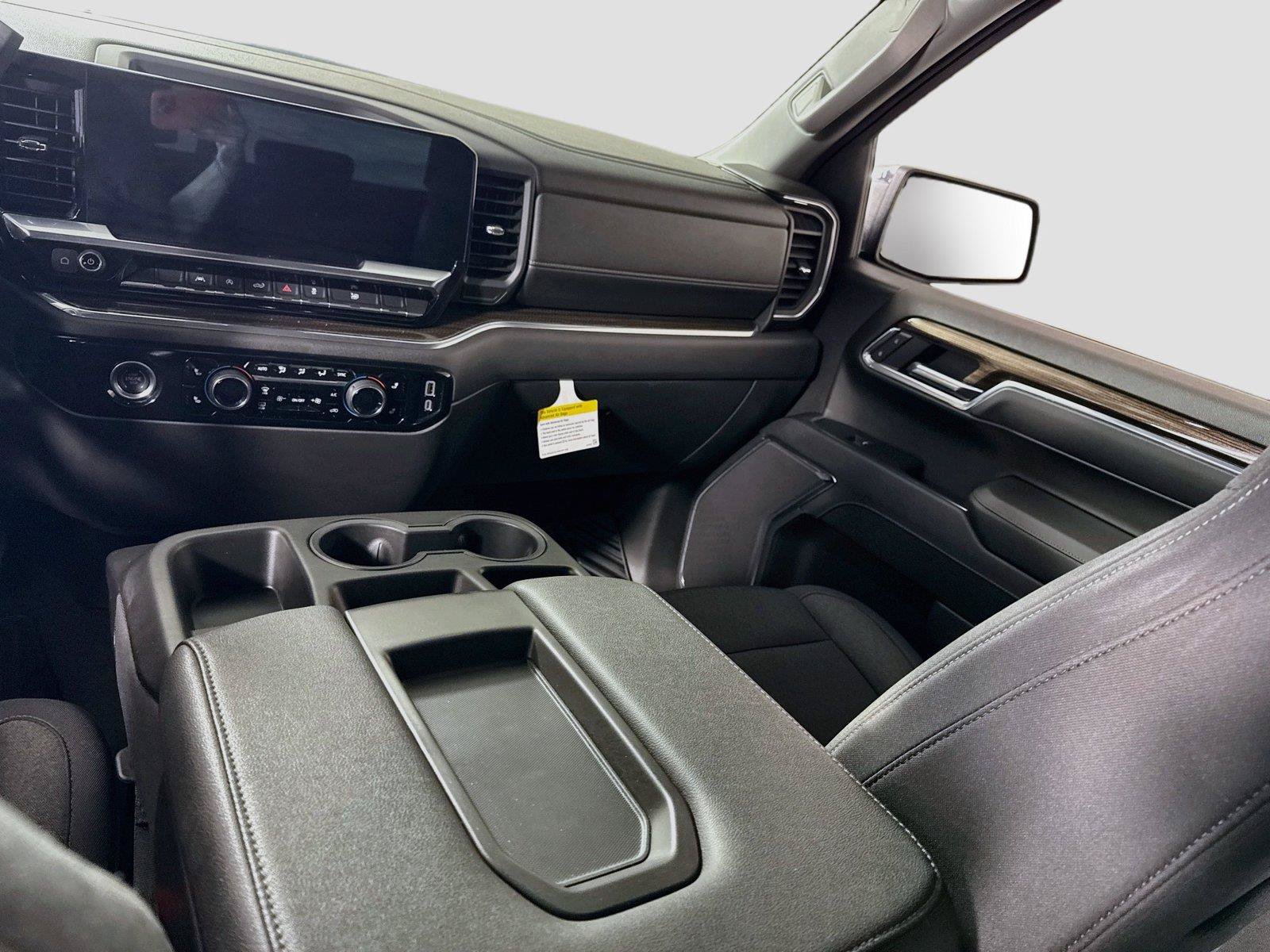 Used 2024 Chevrolet Silverado 1500 LT AWD/4WD image 16