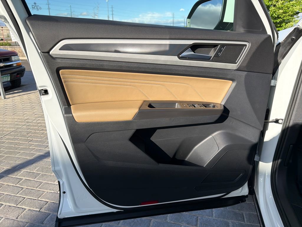 Certified 2022 Volkswagen Atlas Cross Sport SE AWD/4WD image 12