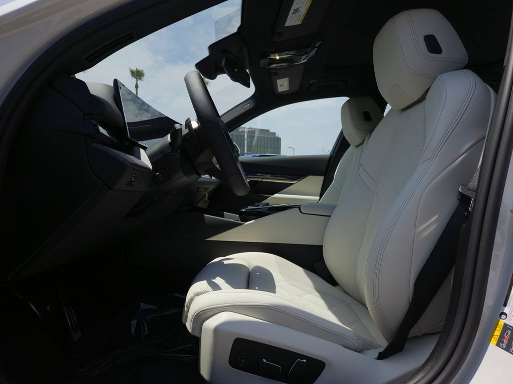 New 2027 BMW i5 eDrive40 w/ M Sport Package RWD image 7