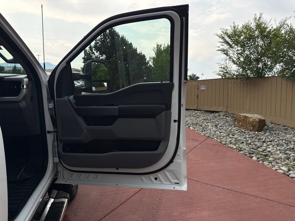 Certified 2025 Ford F250 XLT w/ 360-Degree Camera Package AWD/4WD image 32