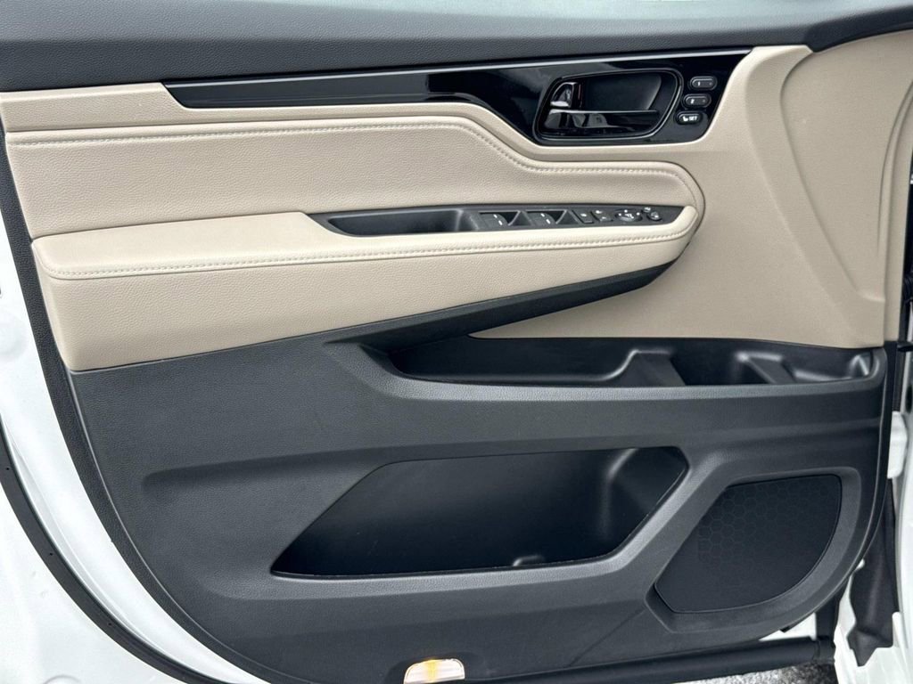 Used 2023 Honda Odyssey Elite image 17