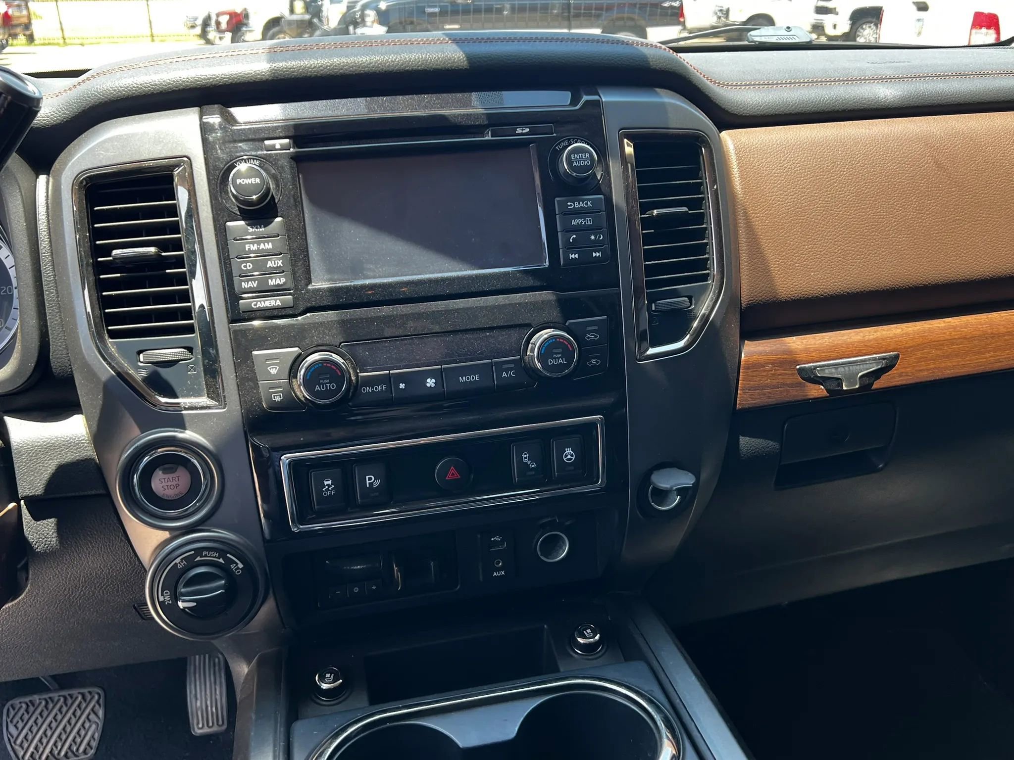 Used 2016 Nissan Titan Platinum Reserve AWD/4WD image 14