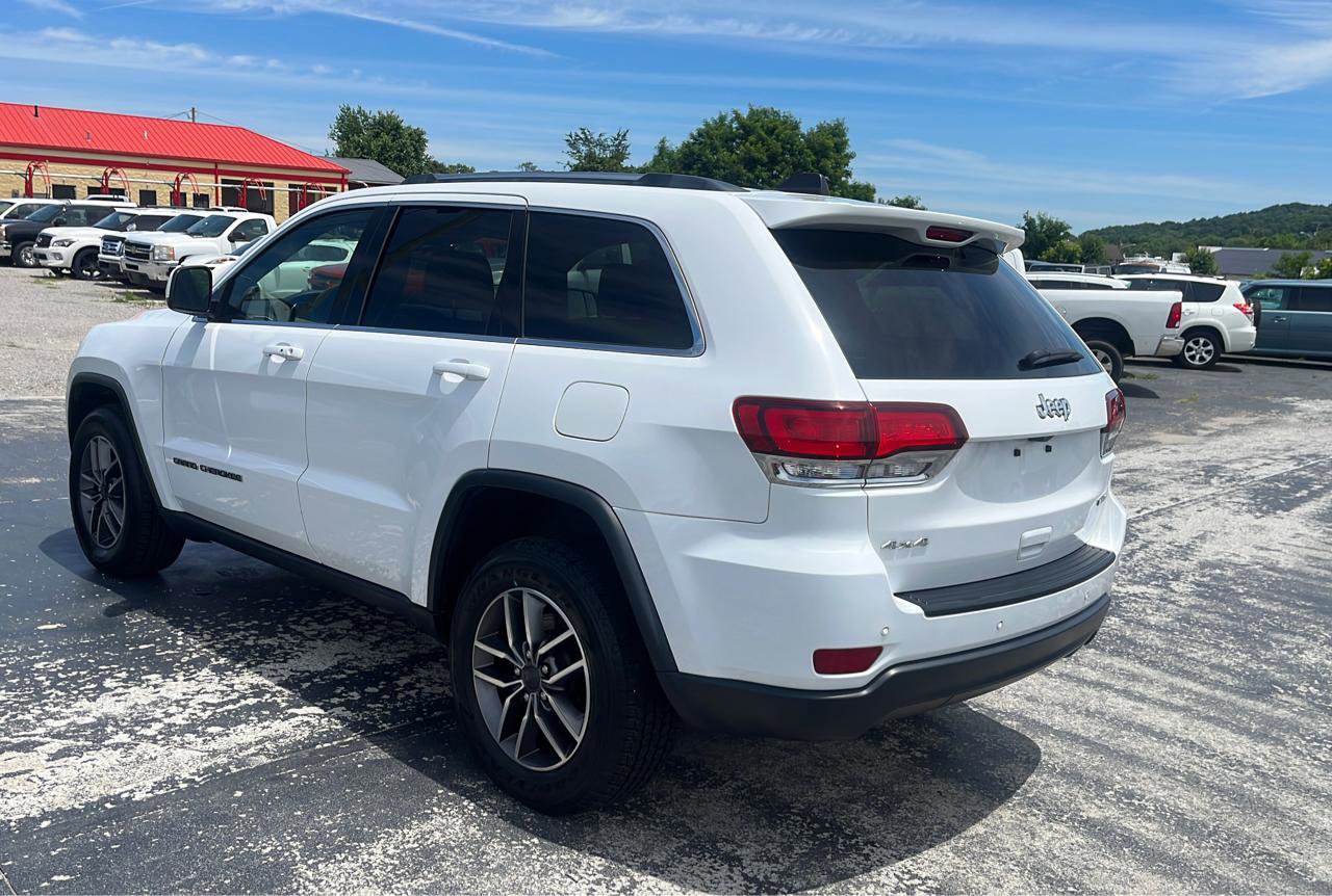 Used 2020 Jeep Grand Cherokee Laredo w/ Security & Convenience Group AWD/4WD image 5
