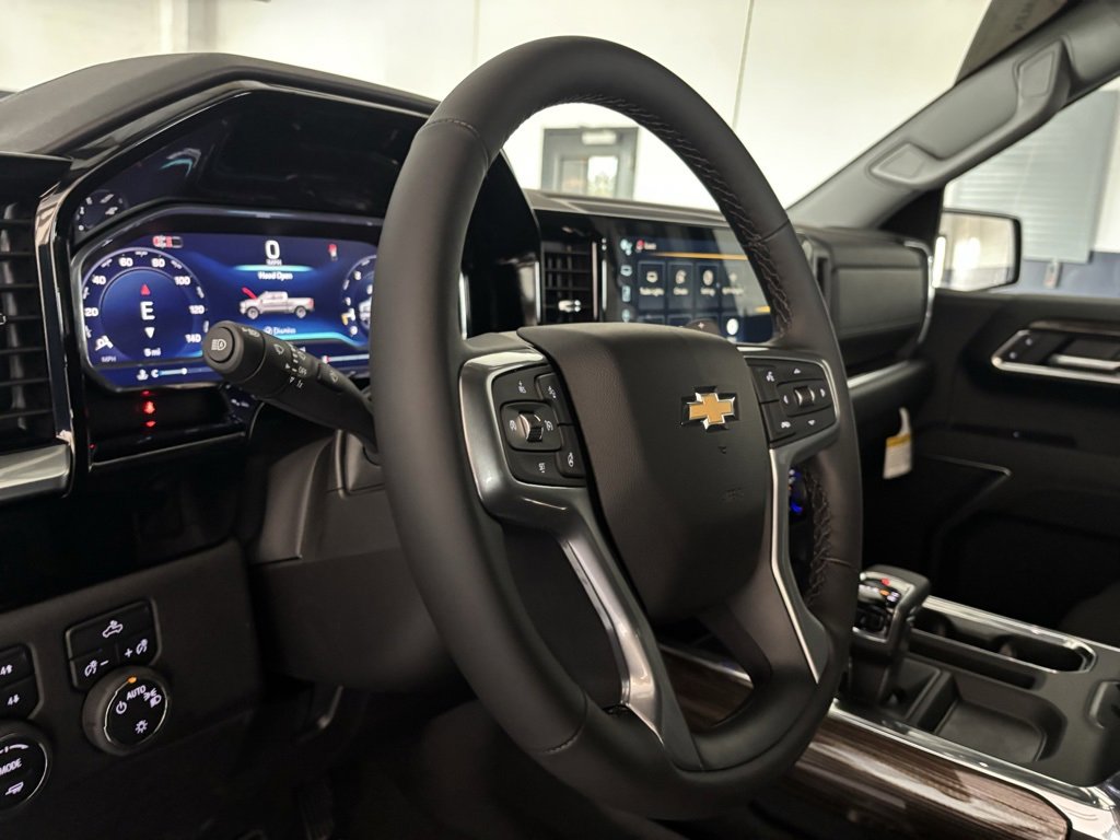 New 2025 Chevrolet Silverado 1500 LT w/ Z71 Off-Road Package image 13