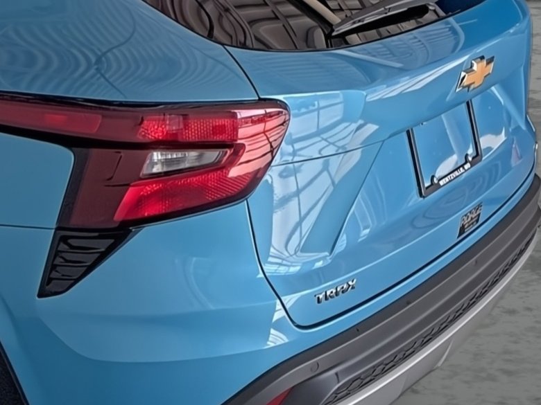 Used 2025 Chevrolet Trax LT w/ Driver Confidence Package image 10