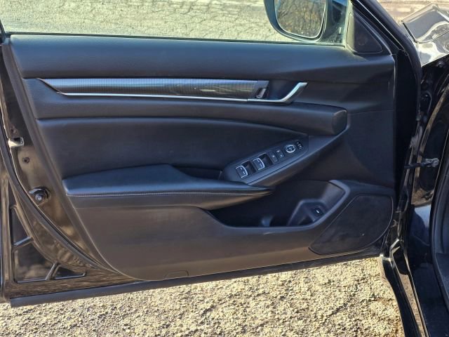 Used 2018 Honda Accord Sport image 10